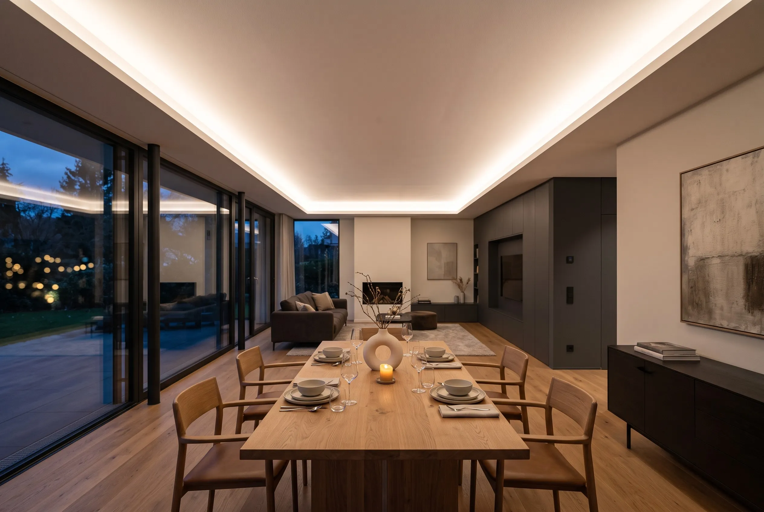 voutenbeleuchtung-esszimmer-modern
