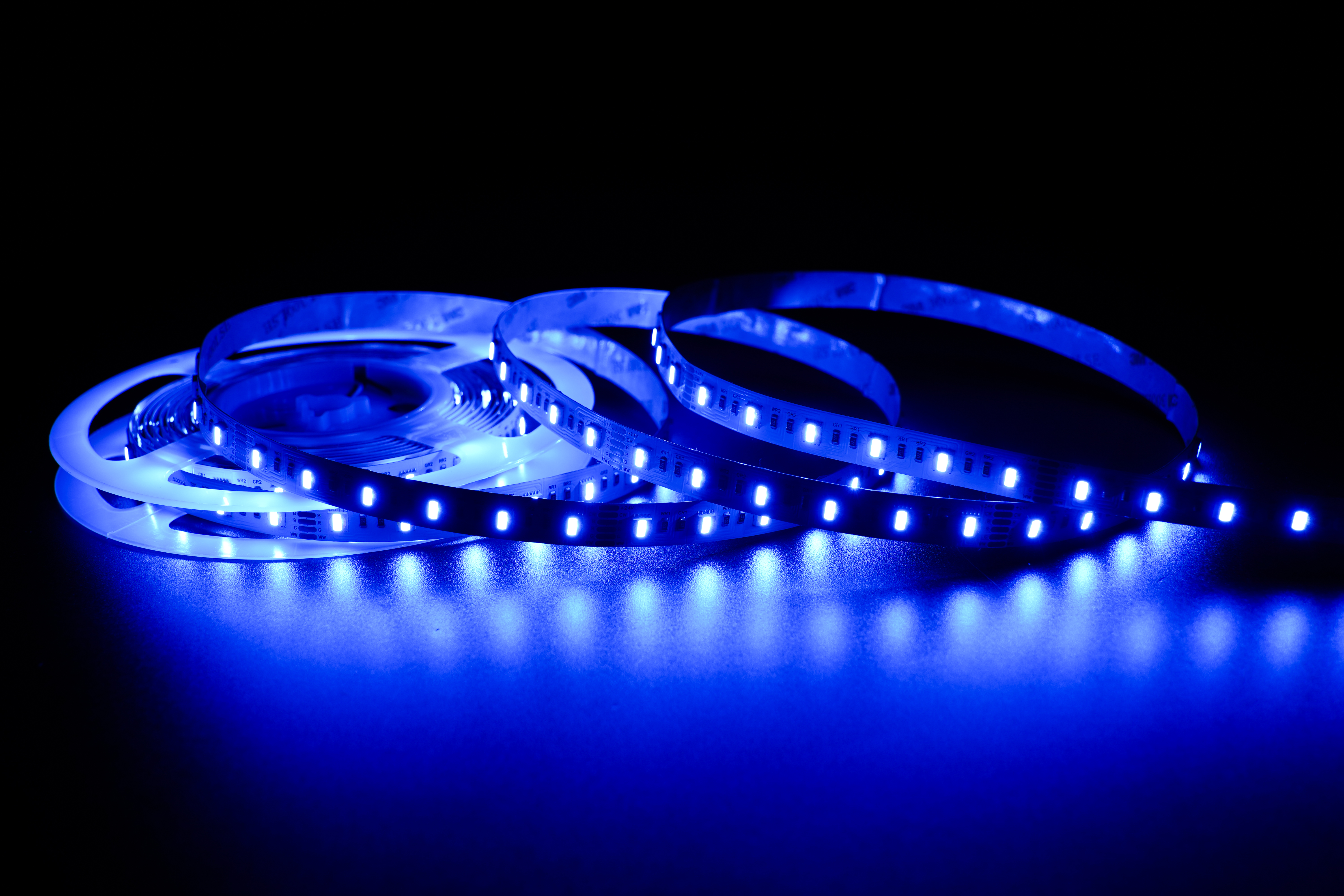 RGBCCT 5-in1 LED-Streifen 12 mm – 60LEDs/m, 24 V, 18 W/m – RGBCCT 2700K-6500K Band mit 120° Abstrahlwinkel