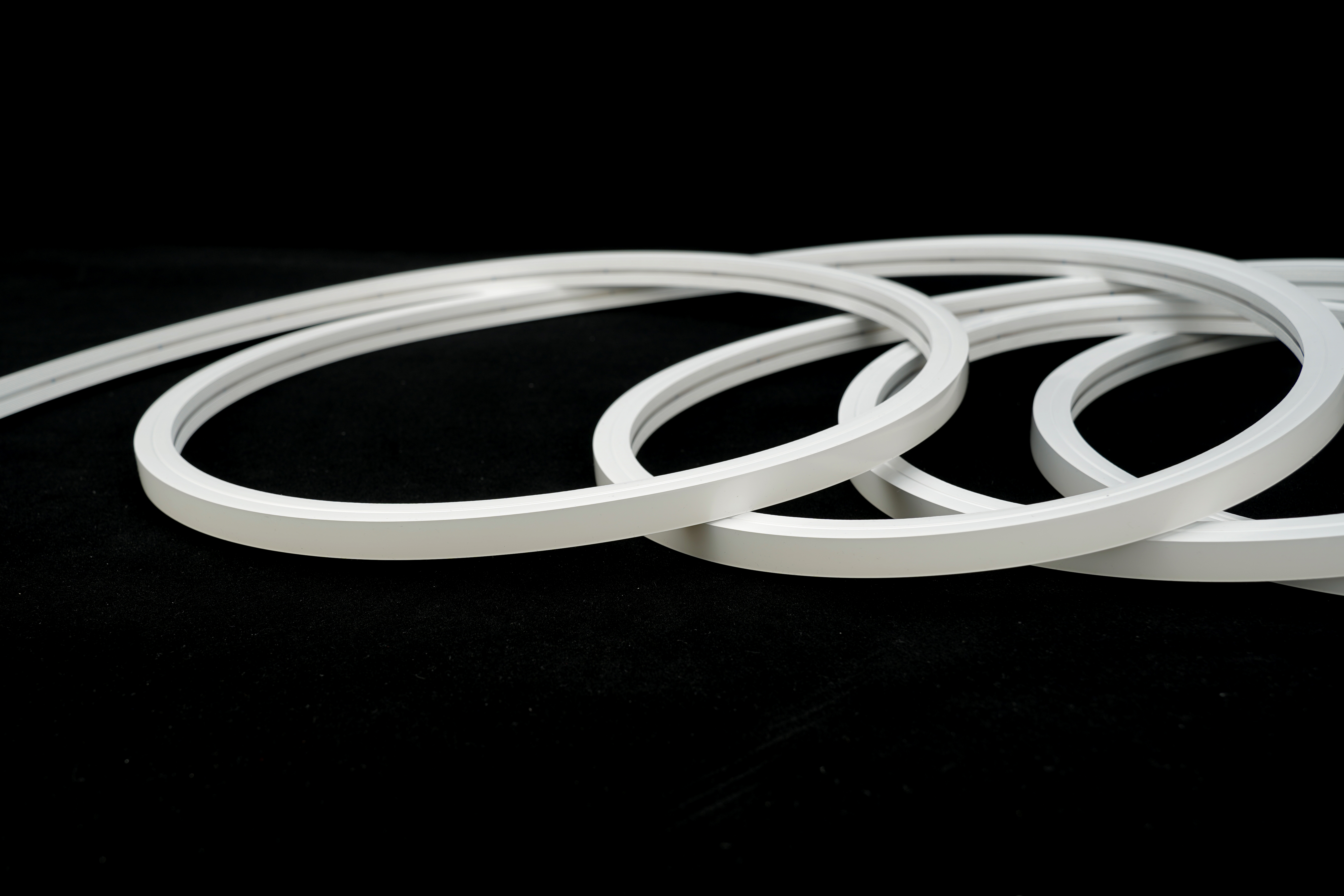 LED Neon Tube 12x12mm warmweiß unbeleuchtet als 5m Rolle, flexibler Silikon Schlauch 24V IP67
