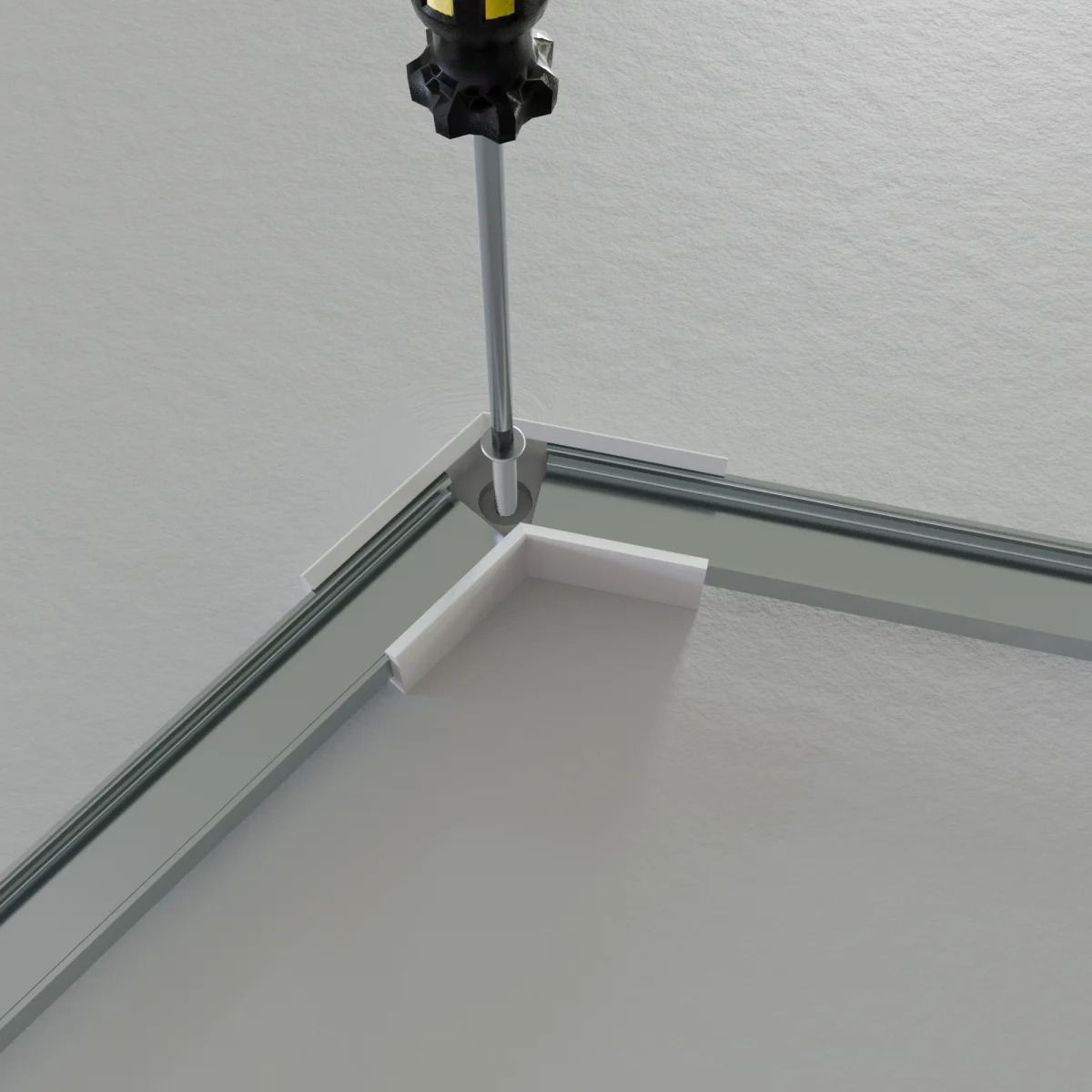 Verbinder EXO-A1-13 am LED Aufbauprofil montiert – Nahaufnahme PETG-Verbinder am LED Alu-Aufbauprofil montiert – Nahaufnahme der Steckverbindung zwischen Profil und Winkelstück
