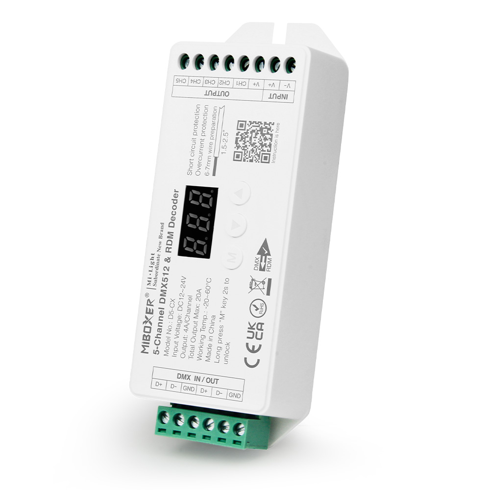 MiBoxer D5-CX 5-Kanal DMX512 & RDM Decoder – weißes Hutschienen-Gerät mit Display, 5 Ausgangskanälen (CH1–CH5), grünen Klemmanschlüssen und DMX IN/OUT, DC 12-24V, 4A/Kanal, Ansicht von schräg vorne