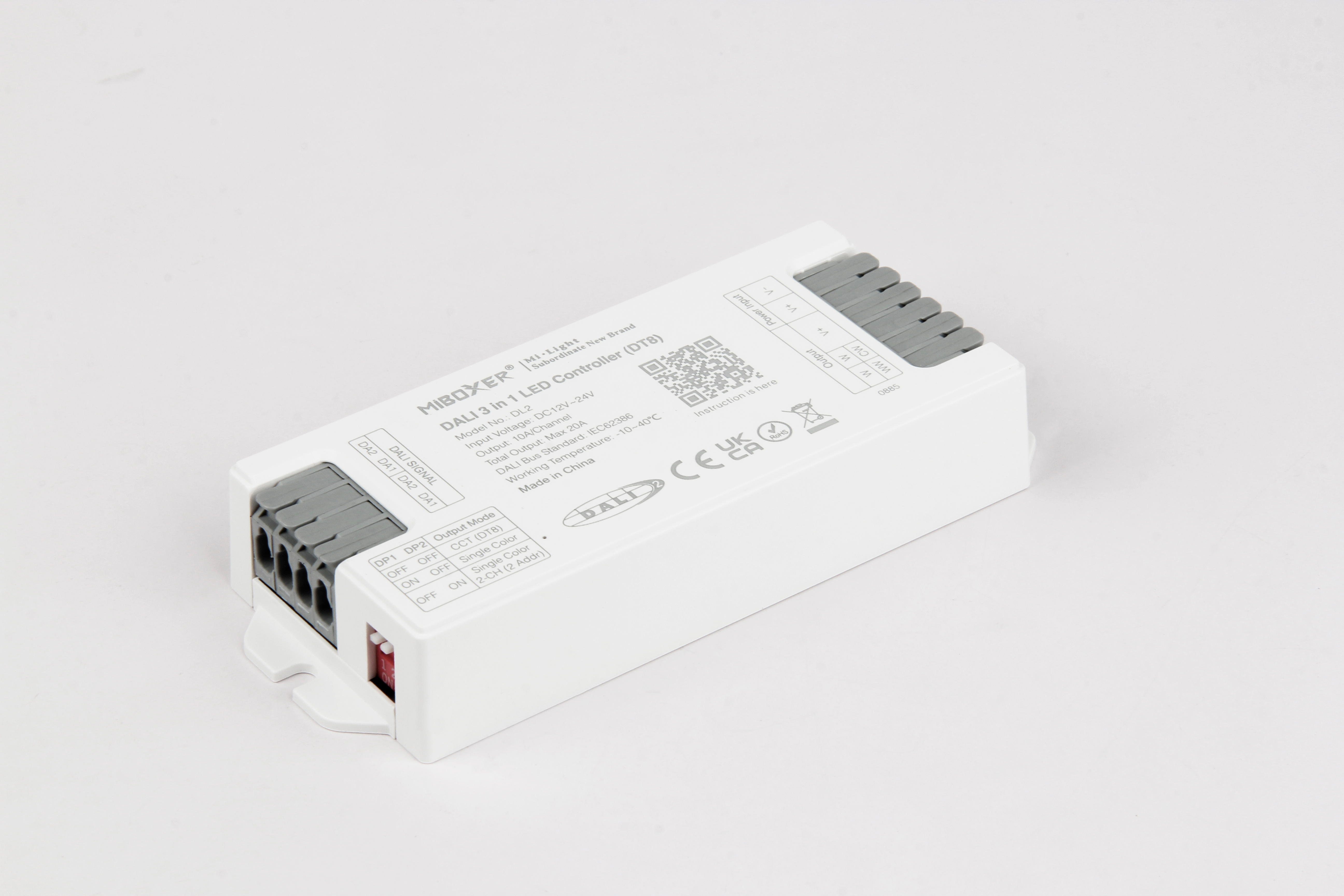 Anschlussklemmen des MiBoxer DL2 DALI Controllers für LED Streifen mit 12-24V Versorgung und DALI Bus