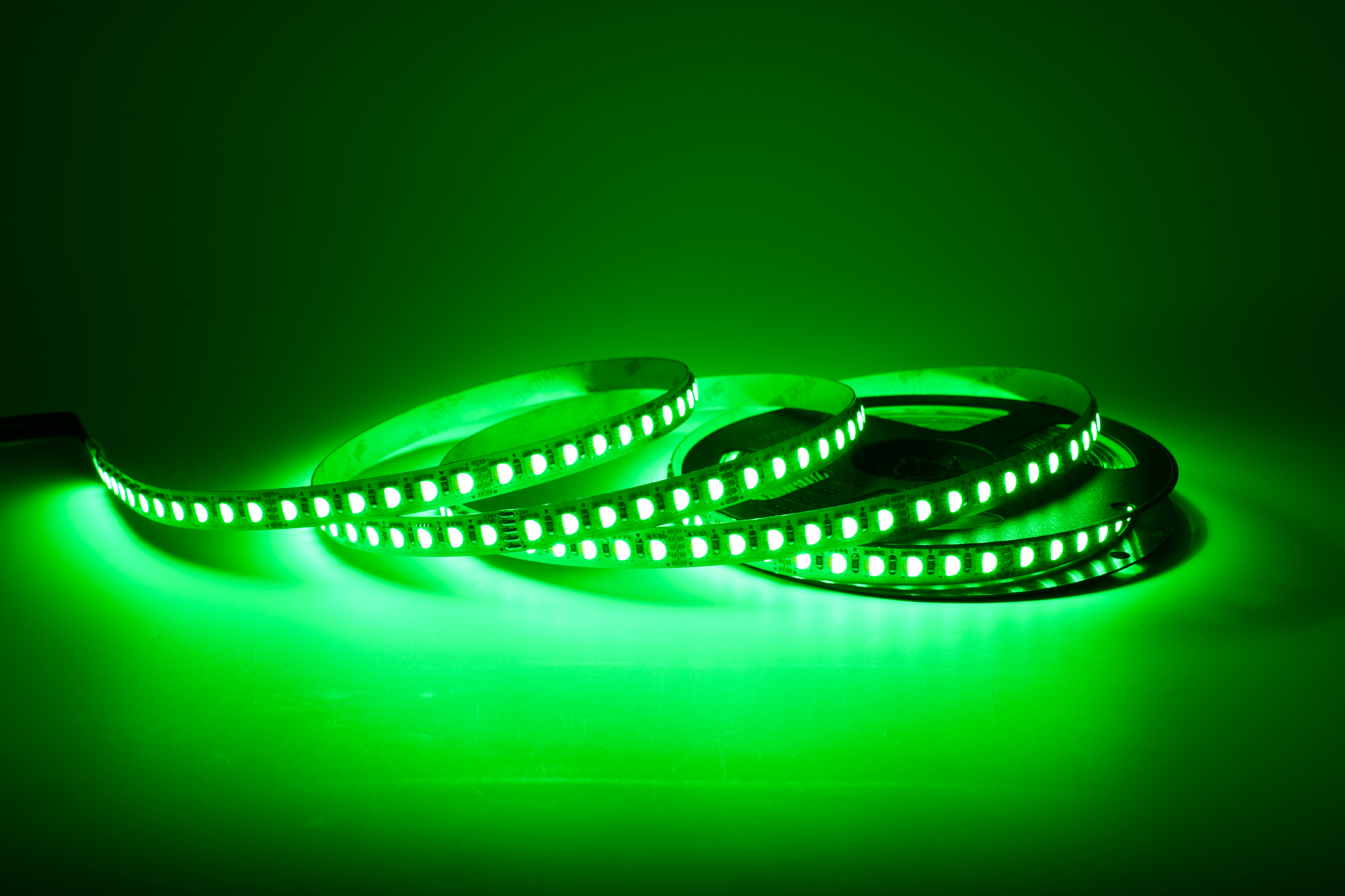 RGBW 4-in-1 LED-Streifen 10 mm – 120LEDs/m, 24 V, 19,2 W/m – RGBW+3000K mit 120° IP20