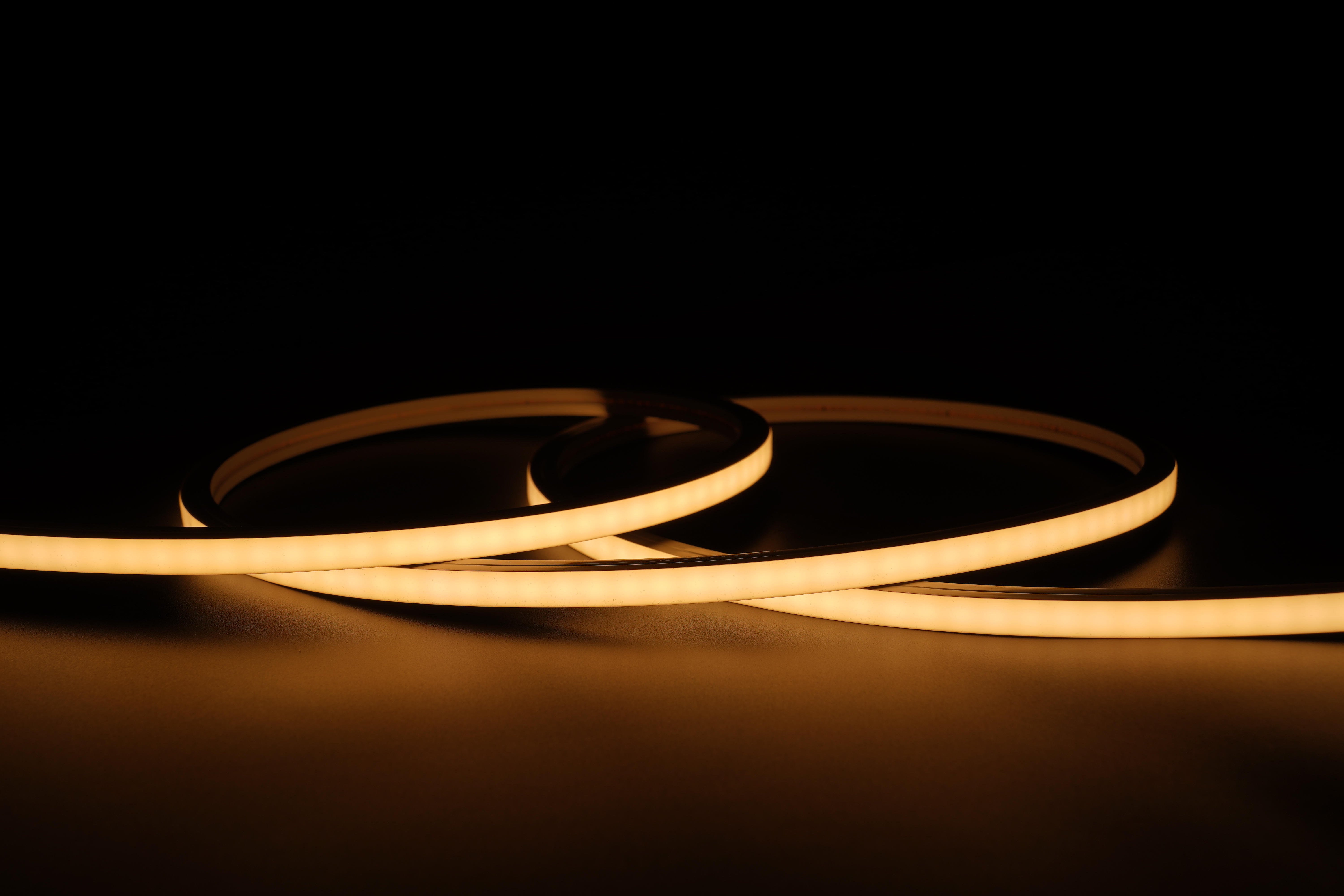 LED Neon Tube 10x10mm neutralweiß als Lichtlinie, flexibler Silikon Schlauch für 24V LED Streifen IP67