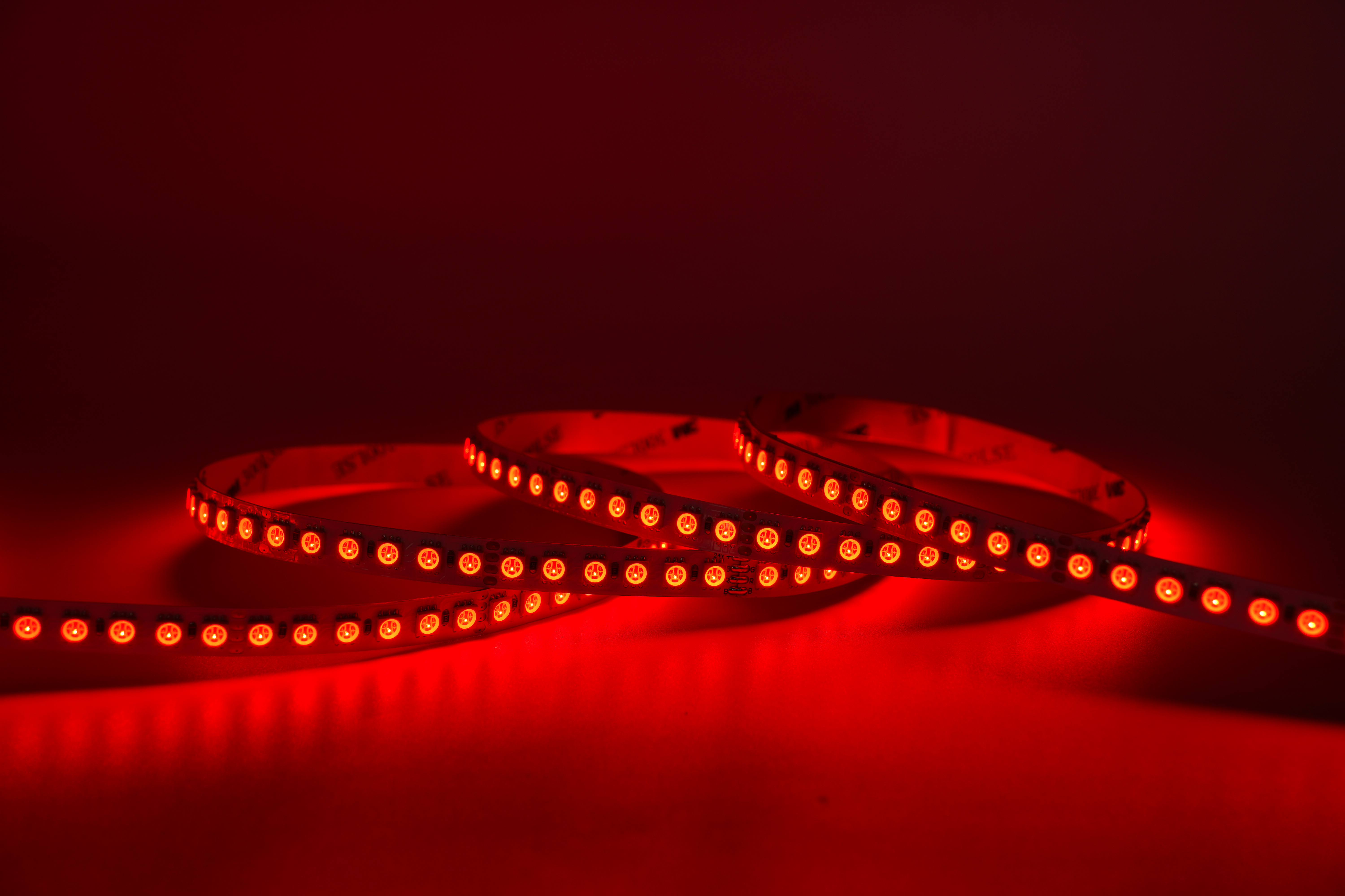 RGB LED-Streifen 10 mm – 120LEDs/m, 24 V, 26 W/m – Lichtband mit 120° Abstrahlwinkel