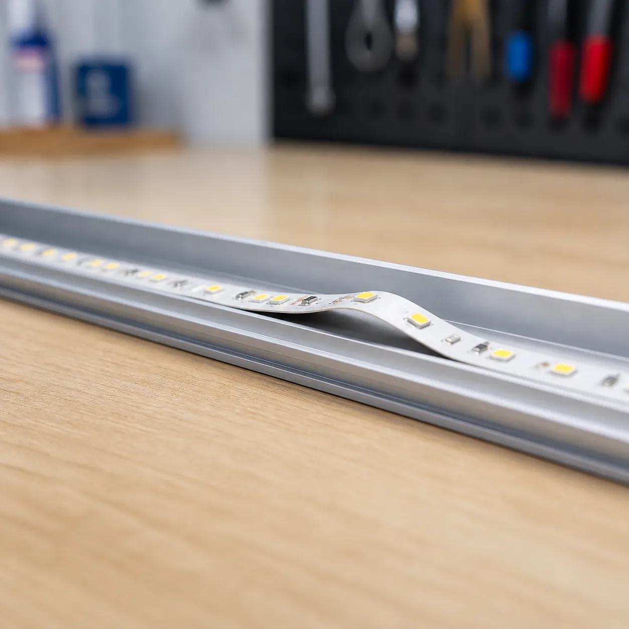 smd-led-streifen-warmweiss-zur-ausleuchtung