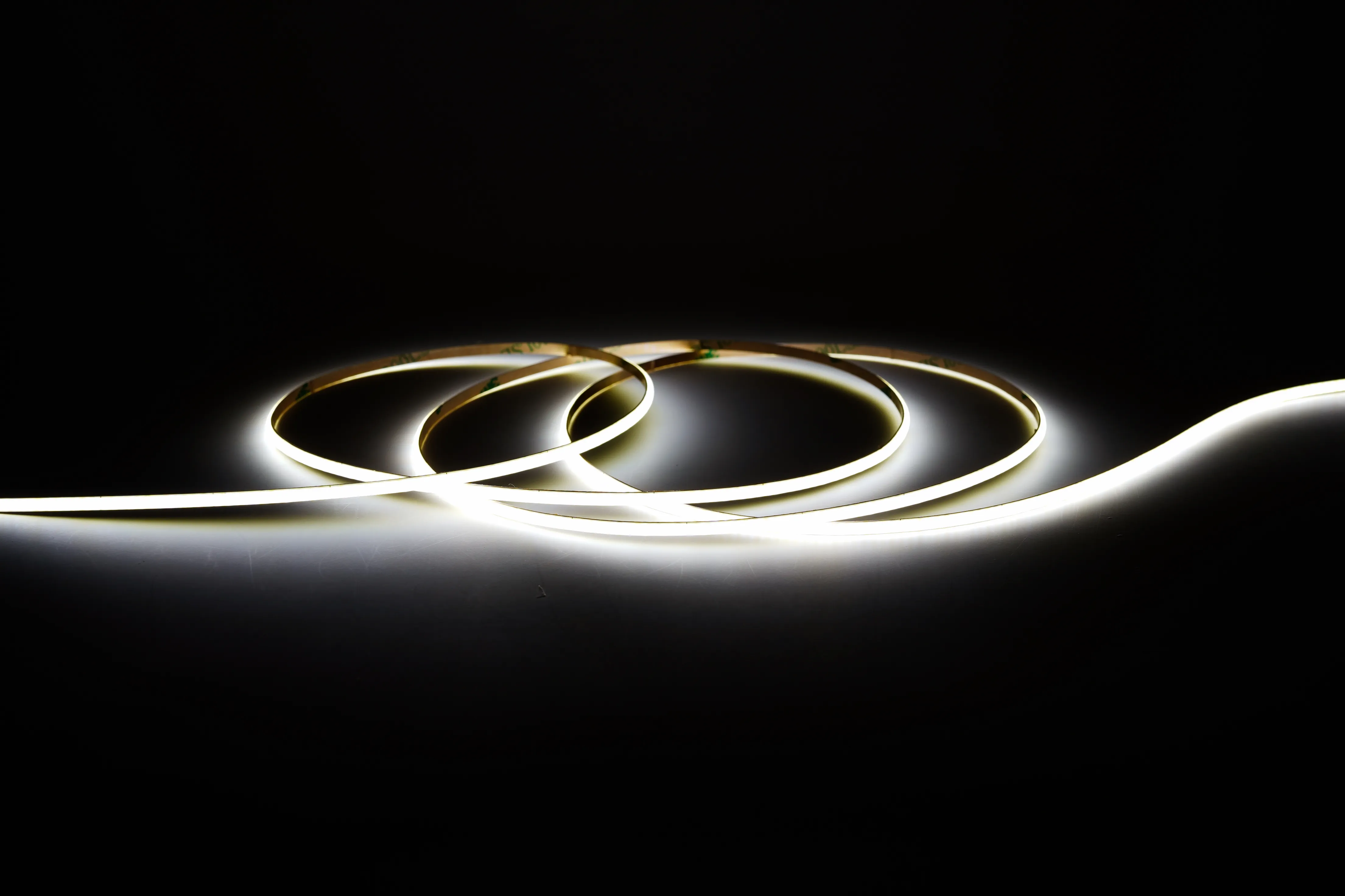 COB LED Streifen 3mm Art.-Nr. 22302 in Kaltweiß 6000K mit gleichmäßiger Lichtlinie
