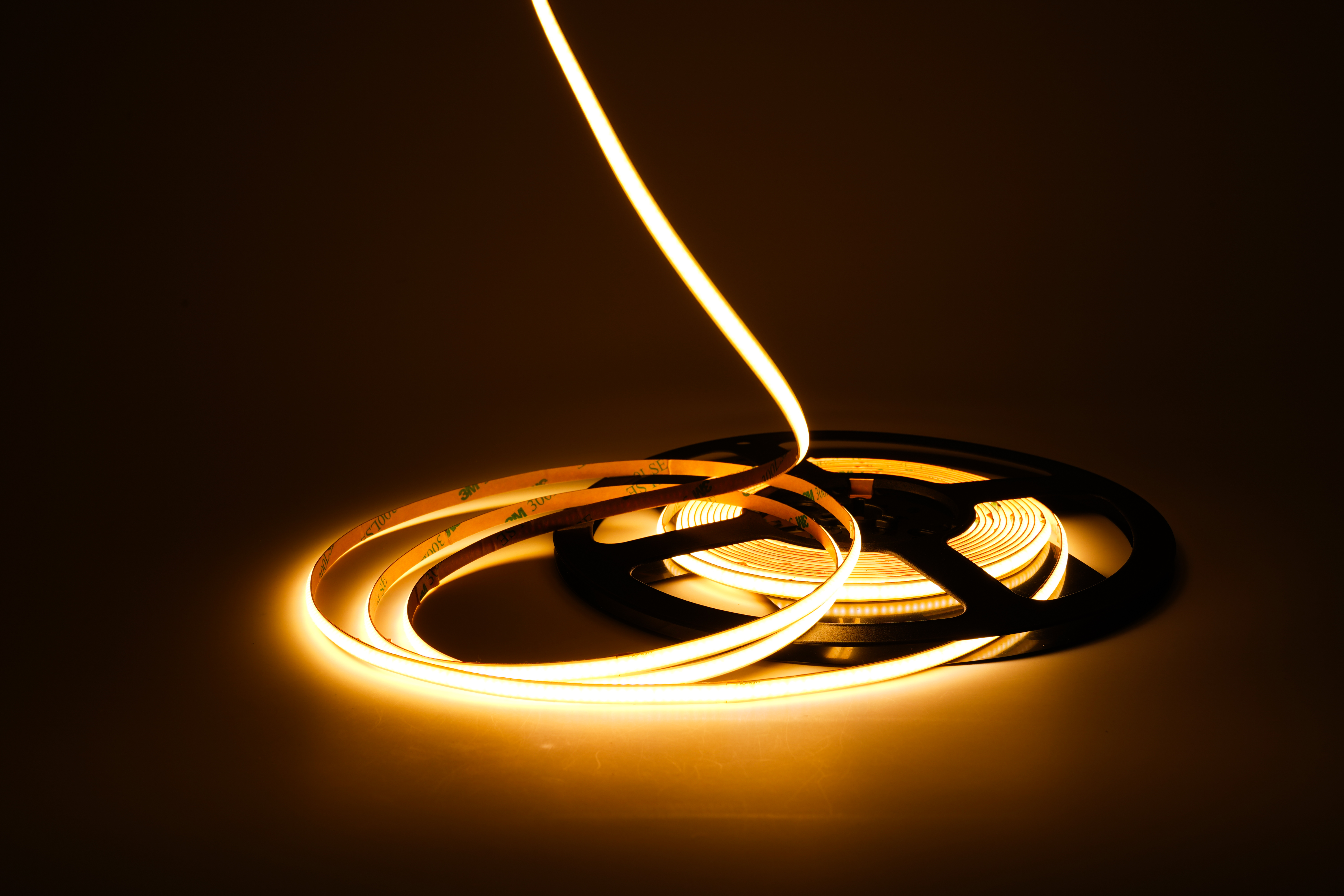 Flexibler COB LED-Streifen 5 mm – dimmbar, 630 lm/m, ideal für Möbelbeleuchtung, Vitrinen und Innenausbau