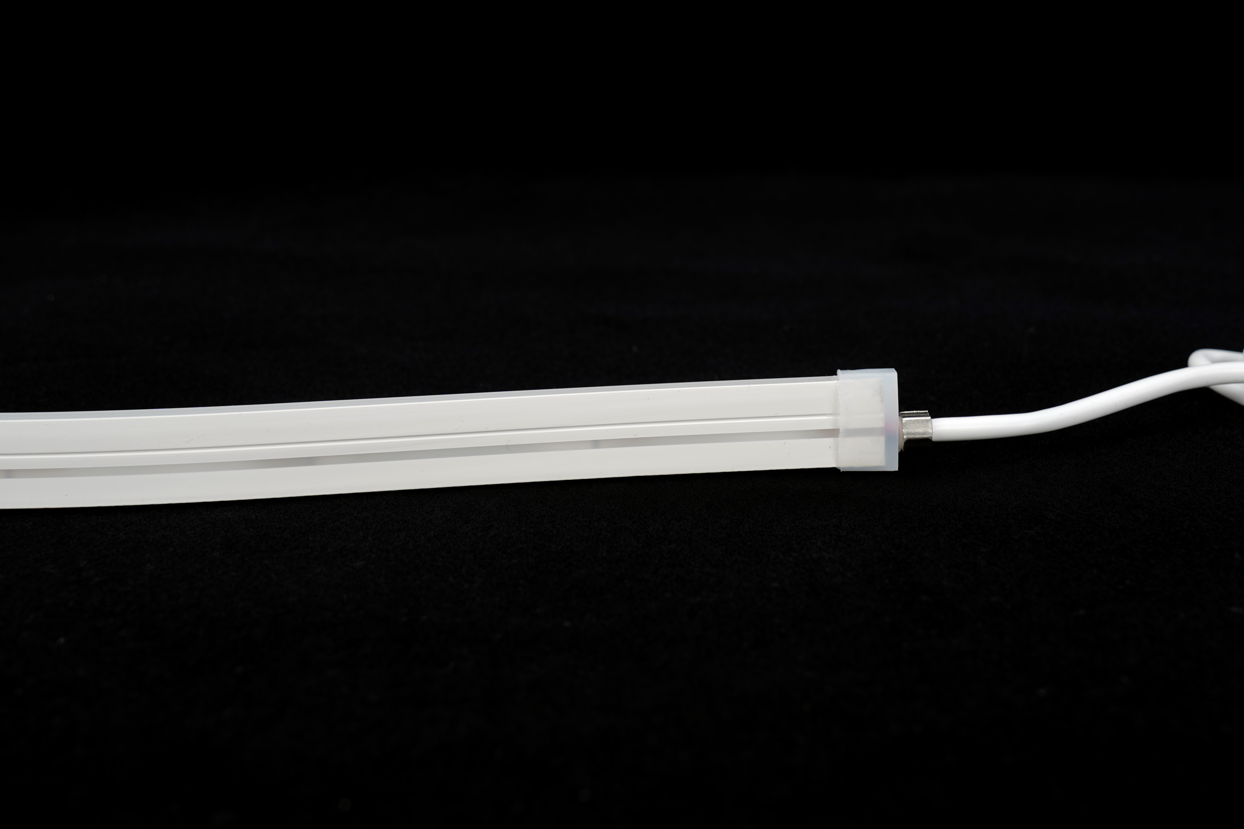 LED NEON TUBE 06×16 mm Silikon Schlauch – 5 m Rolle - 12 W – 24 V – IP67 – CRI>93 - Schneidmaß 50mm