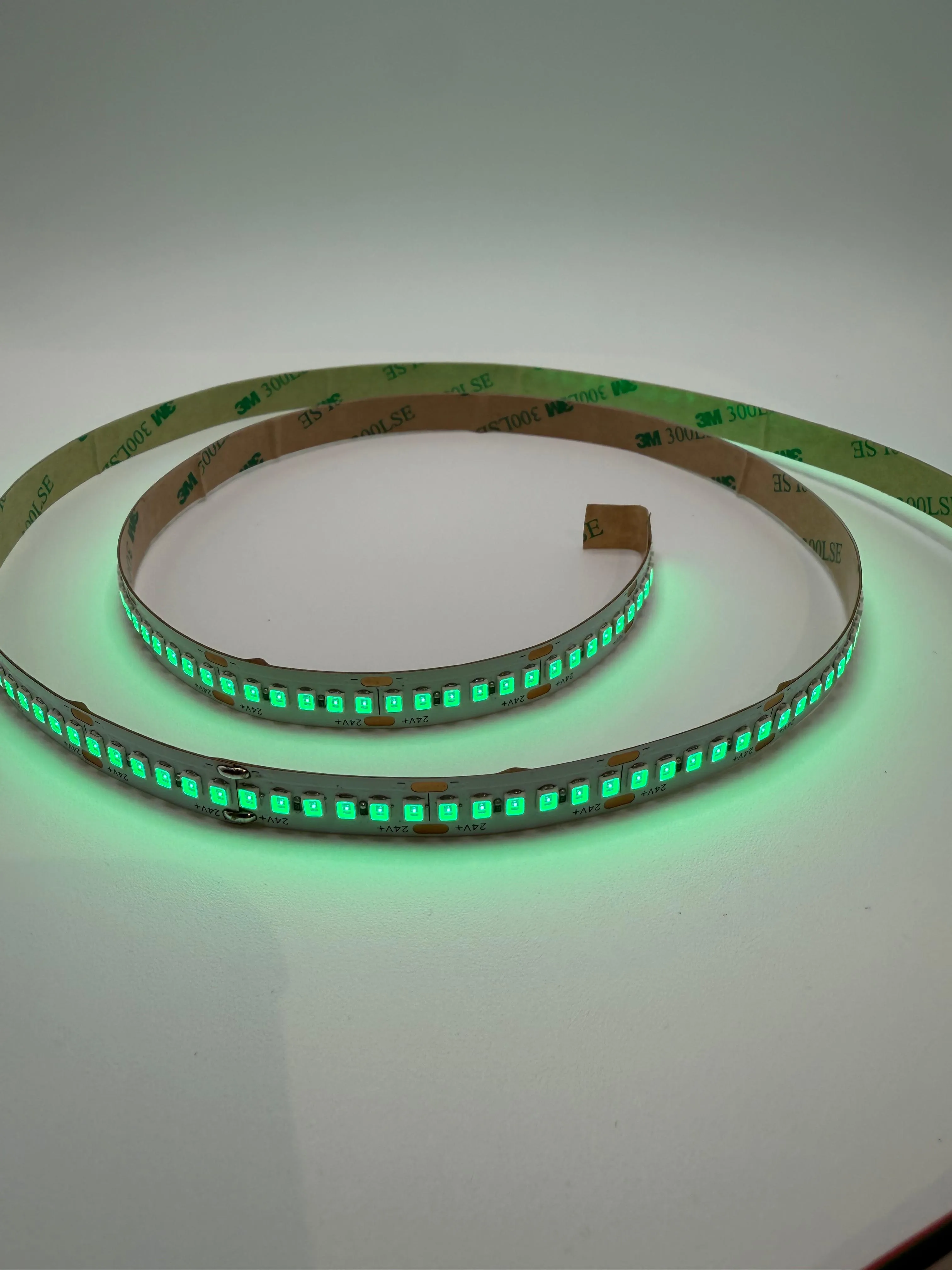 smd-led-streifen-warmweiss-zur-ausleuchtung