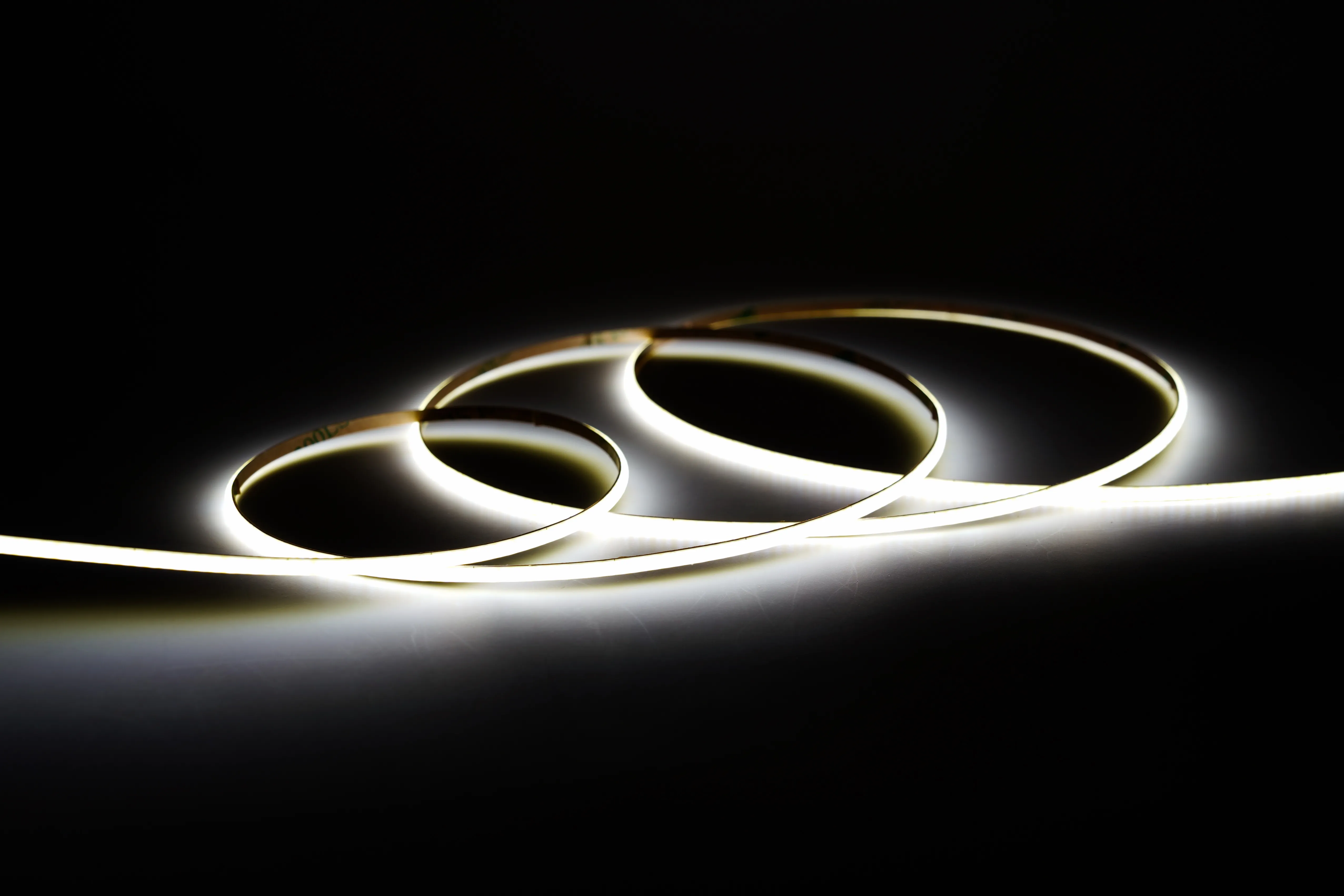 24V COB LED Streifen 3mm Art.-Nr. 22302 auf Rolle COB LED Streifen 3mm Art.-Nr. 22302 als 5 Meter Rolle mit 24V Spannung