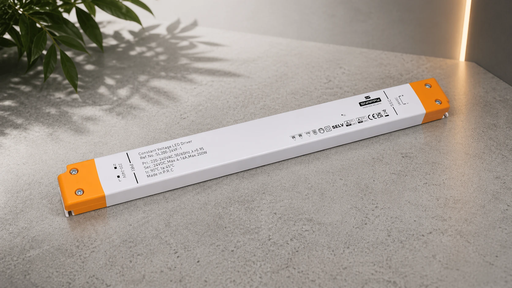 Slim LED Netzteil 24V von Snappy in moderner Installationsumgebung für enge Einbausituationen