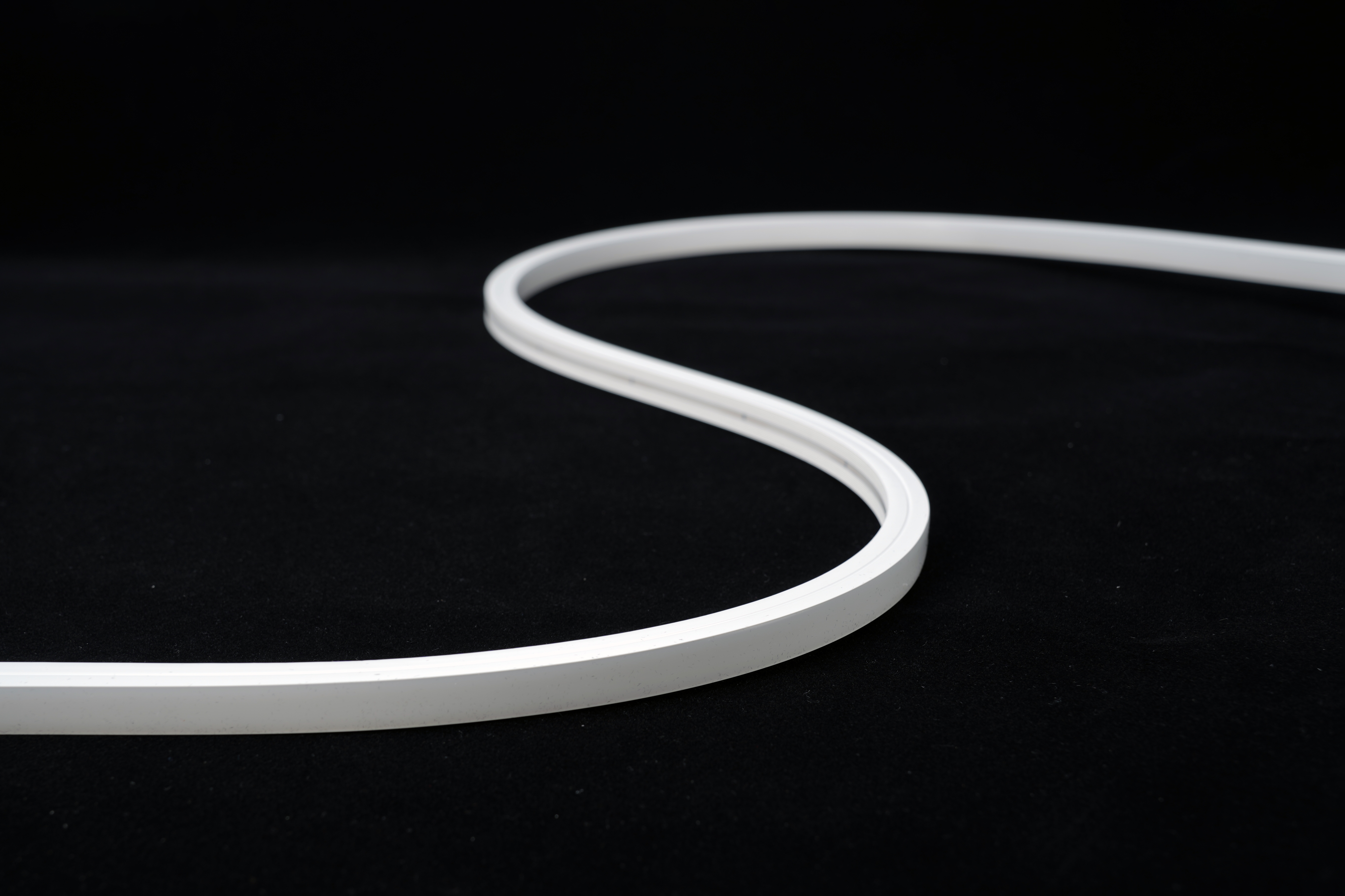 LED Neon Tube 10x10mm neutralweiß aus Silikon, flexibel für 24V LED Streifen, IP67 wasserdicht