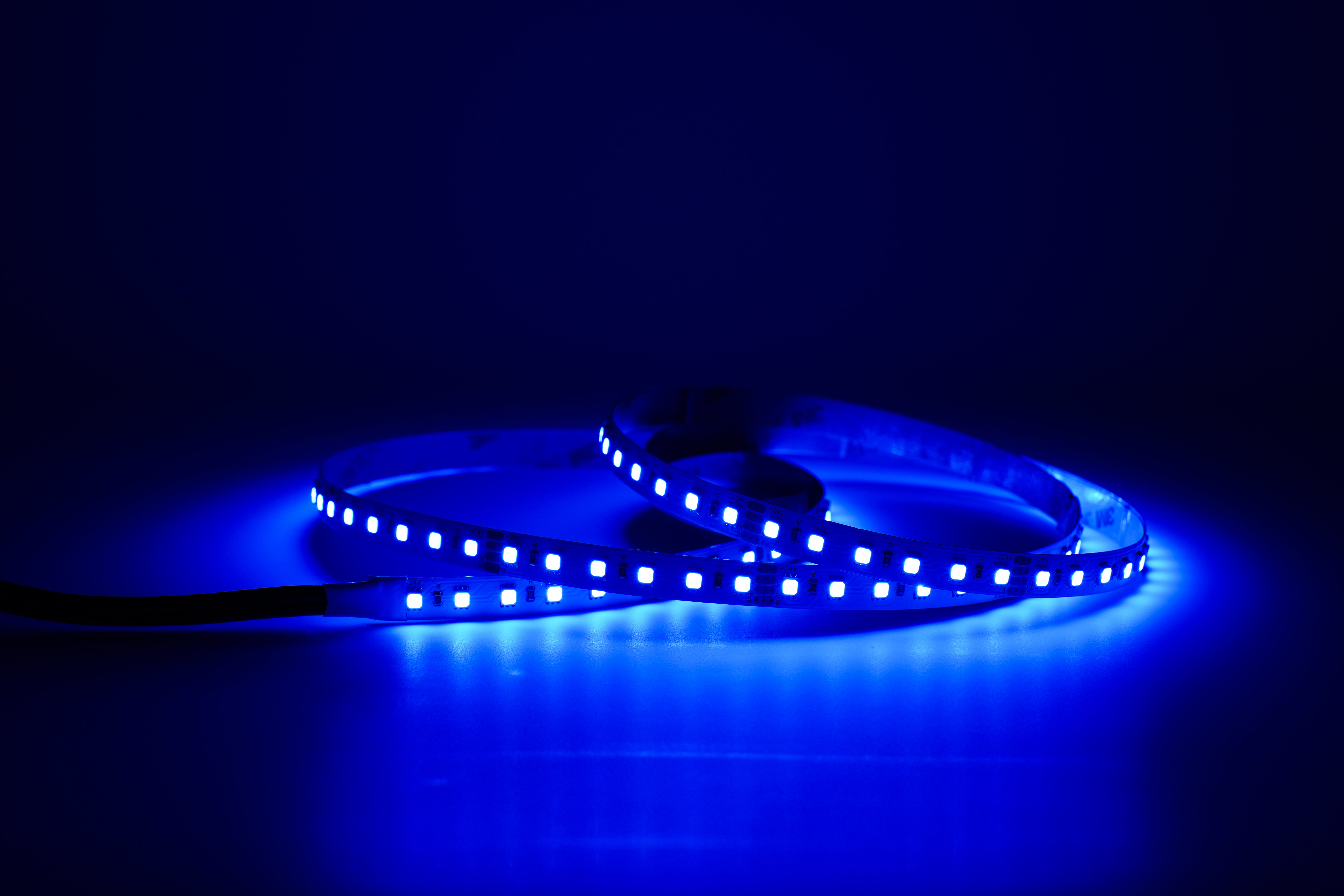 RGB LED-Streifen 10 mm – 60LEDs/m, 24 V, 14,4 W/m – Lichtband mit 120° Abstrahlwinkel 
