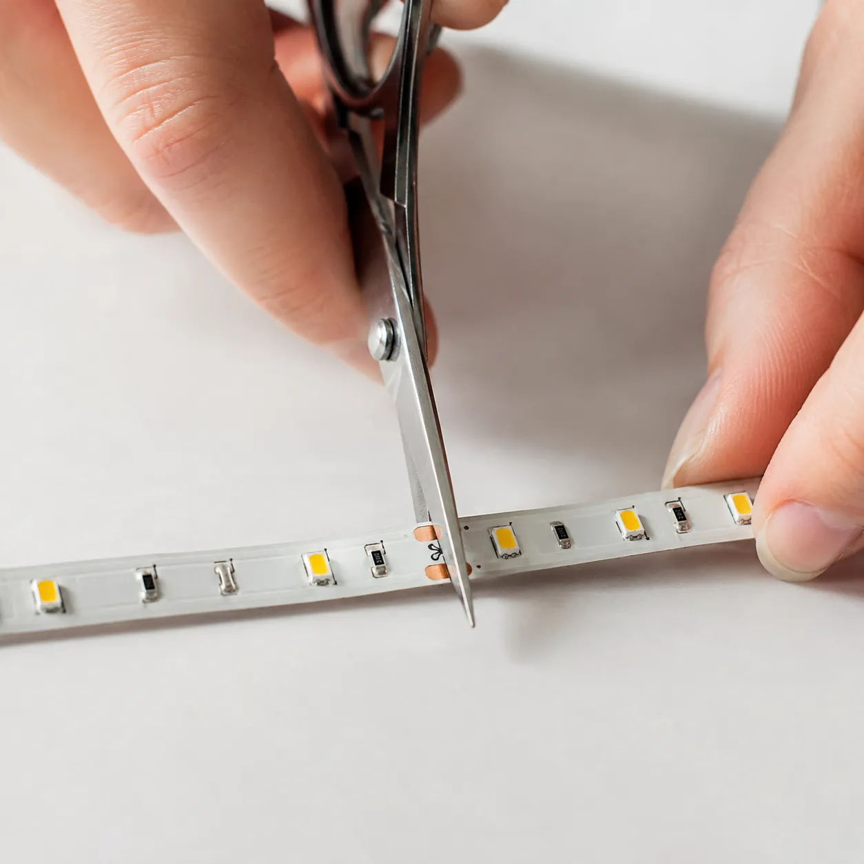 smd-led-streifen-warmweiss-zur-ausleuchtung