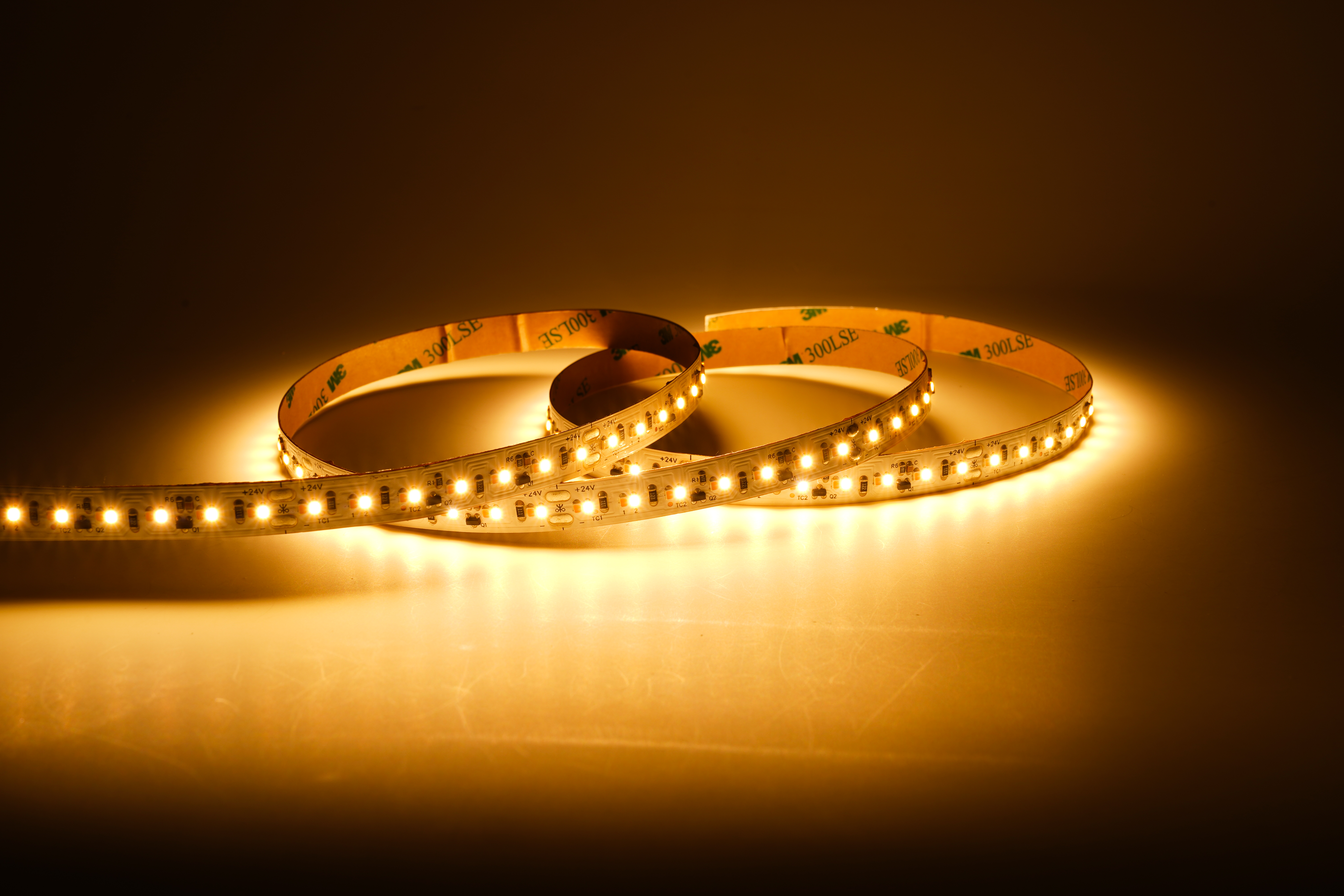 Dimm to Warm LED-Streifen – 224 LEDs/m, 24 V, 17 W/m, 1488 lm/m, 1800–3000 K, IP20