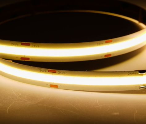cob-led-streifen-warmweiss-detail-homogene-lichtlinie