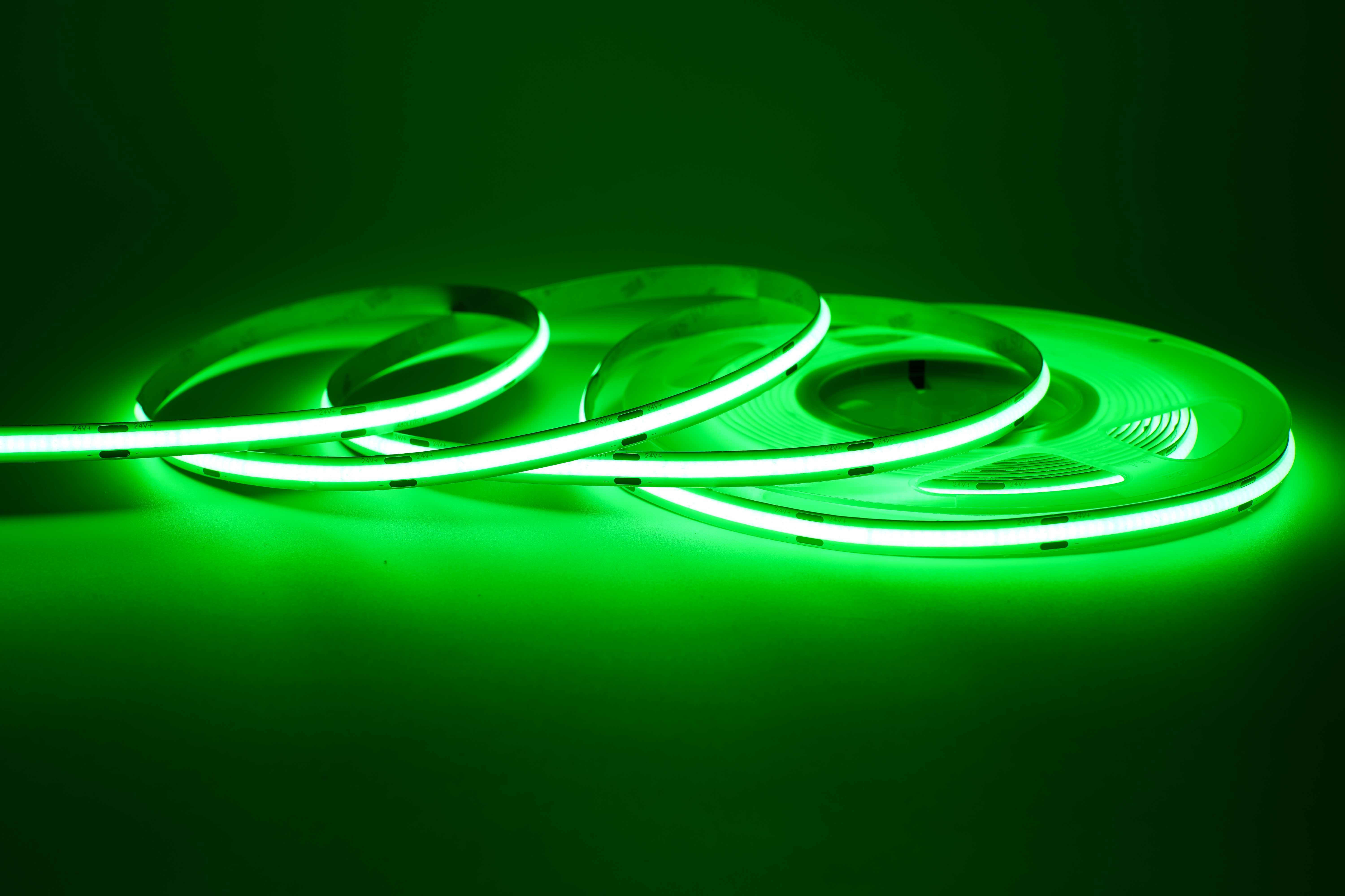 COB LED Streifen 24V grün Detailansicht mit 480 LEDs/m – Art.-Nr. 22834