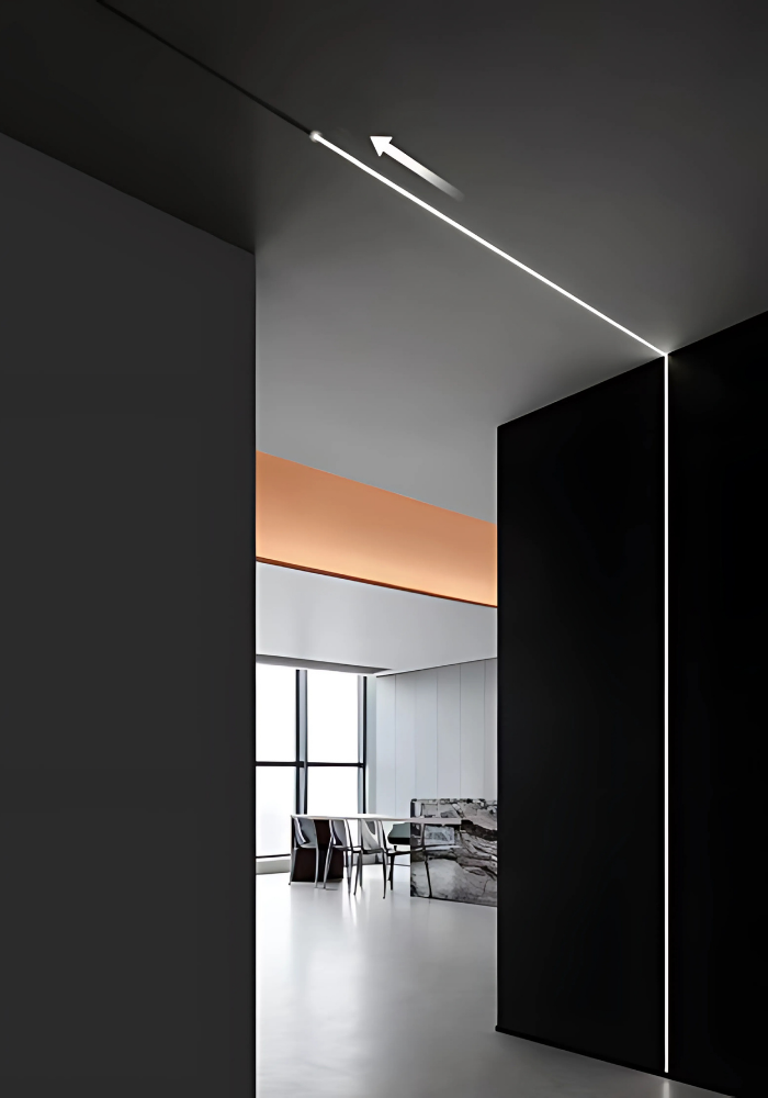 Architektur-Interior mit SK-LED 2835 Water Flow LED Streifen – vertikale und horizontale Linienbeleuchtung, moderner Dynamic Light Effekt im Flur