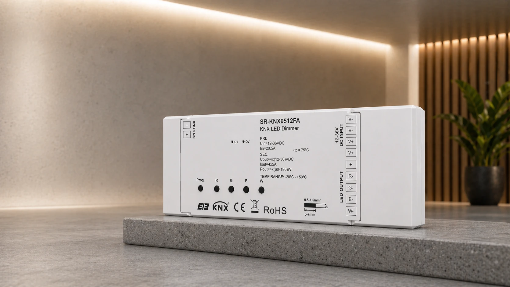 LED KNX Controller für Smart Home Lichtsteuerung mit indirekter Beleuchtung
