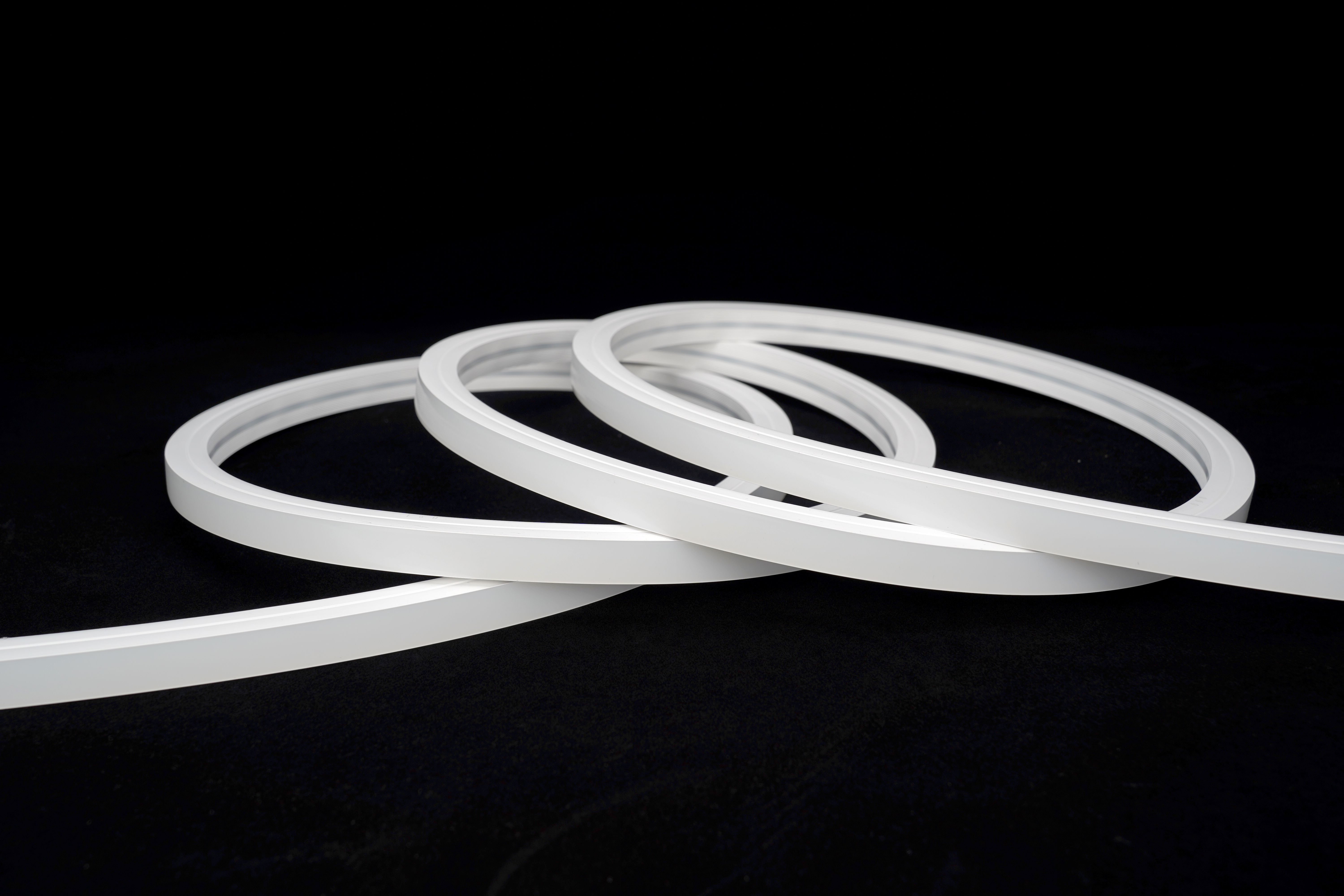 LED Neon Tube 20x20mm flexibel verlegt, 5m Rolle 24V IP67 Silikon Neon Flex