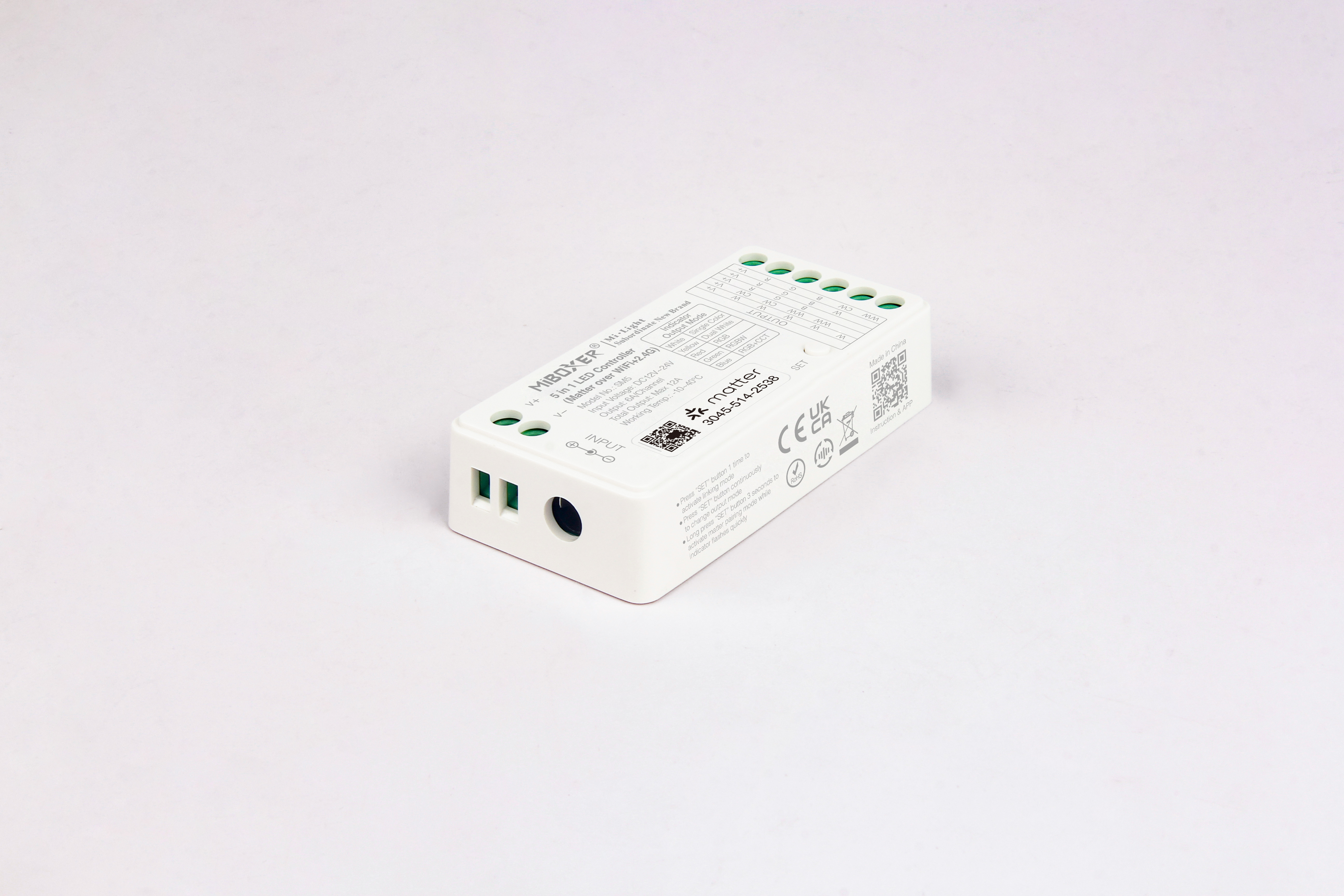 MiBoxer SM5 – Anschlussseite mit 5-Kanal Schraubklemmen, Matter & 2,4 GHz | SK-LED MiBoxer SM5 Matter LED Controller Anschlussseite – 5-Kanal Schraubklemmen für Eingang 12–24V und Ausgang RGB, RGBW, RGBCCT, CCT oder einfarbige LED Streifen