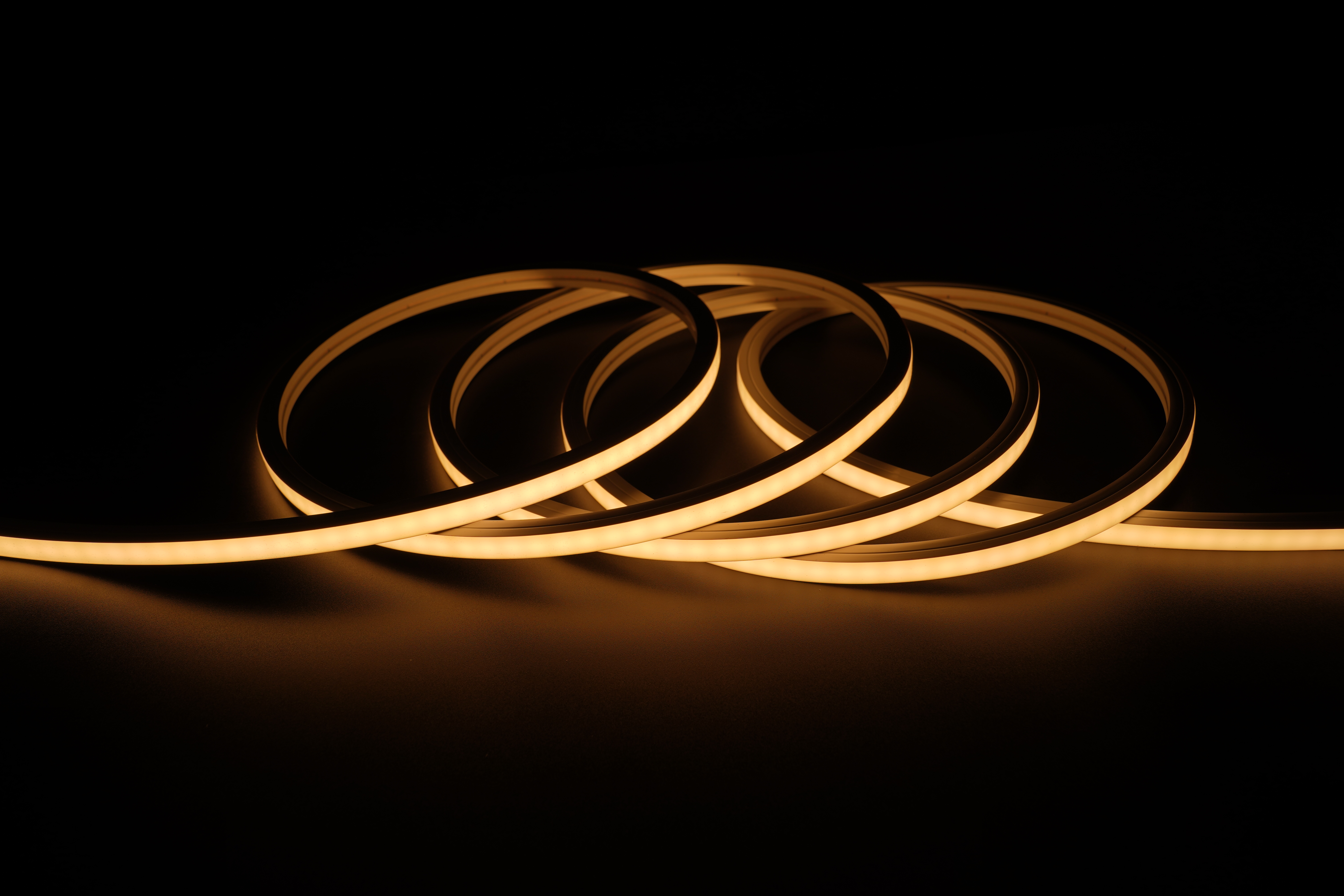 LED Neon Tube 10x10mm warmweiß als 5m Rolle, leuchtender Silikon Schlauch für indirekte Beleuchtung 24V IP67