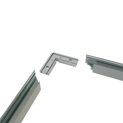 CON-A2 Verbinder 90° – Montagedarstellung Eckverbinder mit LED-Aluminiumprofilen CON-A2 Verbinder 90° – L-Eckverbinder zwischen zwei LED-Aluminiumprofilen vor der Montage, Explosionsdarstellung von schräg oben