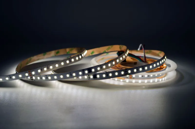 LED Streifen 24V warmweiß SMD hohe LED Dichte für gleichmäßige Innenbeleuchtung ohne Lichtpunkte