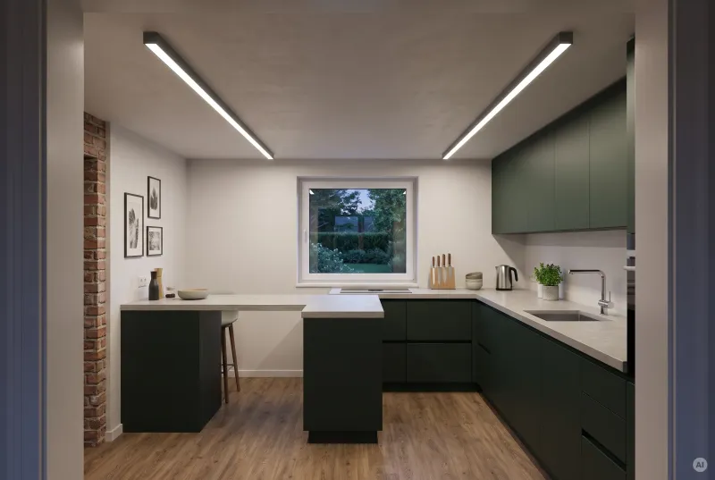 Zwei flache, parallele LED-Aluminium-Aufbauprofile an der Decke einer modernen dunkelgrünen Küche