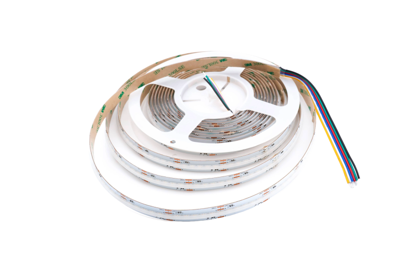 COB RGBCCT LED-Streifen 12 mm abgerollt – Chip-on-Board-Technologie mit 840 LEDs/m für durchgängiges Licht ohne sichtbare Punkte