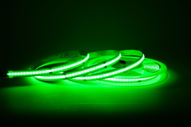 COB RGBW LED-Streifen 12 mm in RGB-Farben – homogene Darstellung in Rot, Grün und Blau ohne sichtbare LED-Punkte
