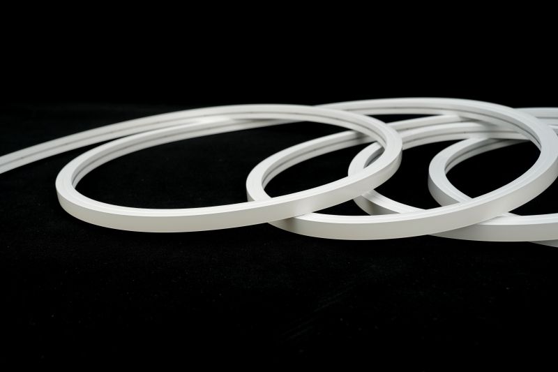 LED Neon Tube 12x12mm warmweiß unbeleuchtet als 5m Rolle, flexibler Silikon Schlauch 24V IP67