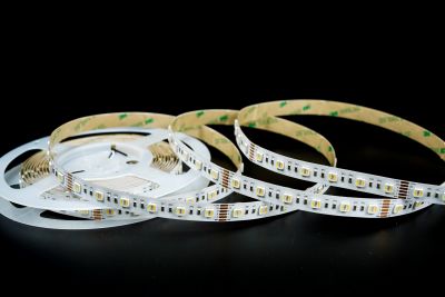 RGBCCT 5-in1 LED-Streifen 12 mm – 60LEDs/m, 24 V, 18 W/m – RGBCCT 2700K-6500K Band mit 120° Abstrahlwinkel
