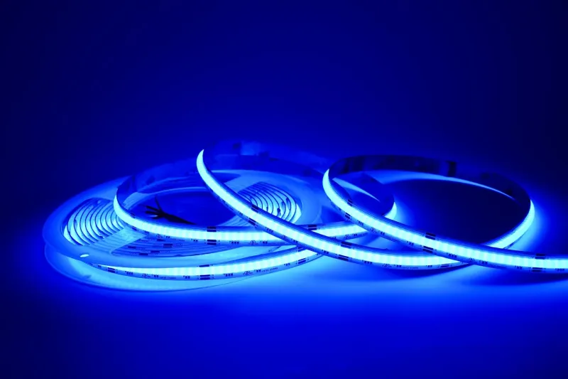 cob-rgb-led-strip-10mm-blau-homogenes-led-band-840-leds-pro-meter-24v-sk-led_1920x1920