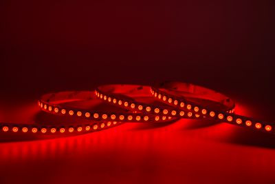 RGB LED-Streifen 10 mm – 120LEDs/m, 24 V, 26 W/m – Lichtband mit 120° Abstrahlwinkel