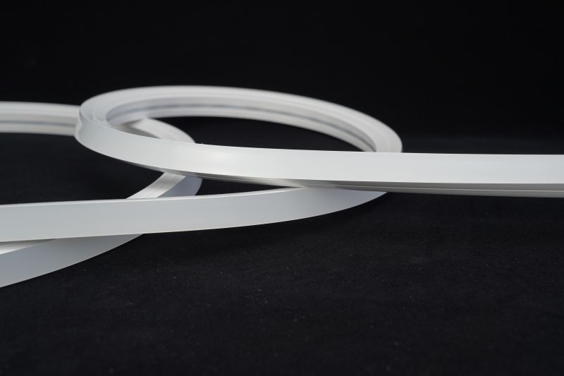 LED Neon Tube 20x20mm unbeleuchtet, großer Silikon Schlauch 24V IP67 Detailaufnahme