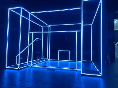 led-buehnenbeleuchtung-der-kirschgarten-hellblau