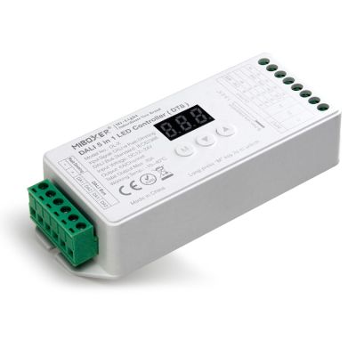 DALI DT8 LED Controller RGB CCT Perspektive DALI DT8 LED Controller für RGB CCT LED Streifen MiBoxer in Perspektivansicht mit Anschlussklemmen
