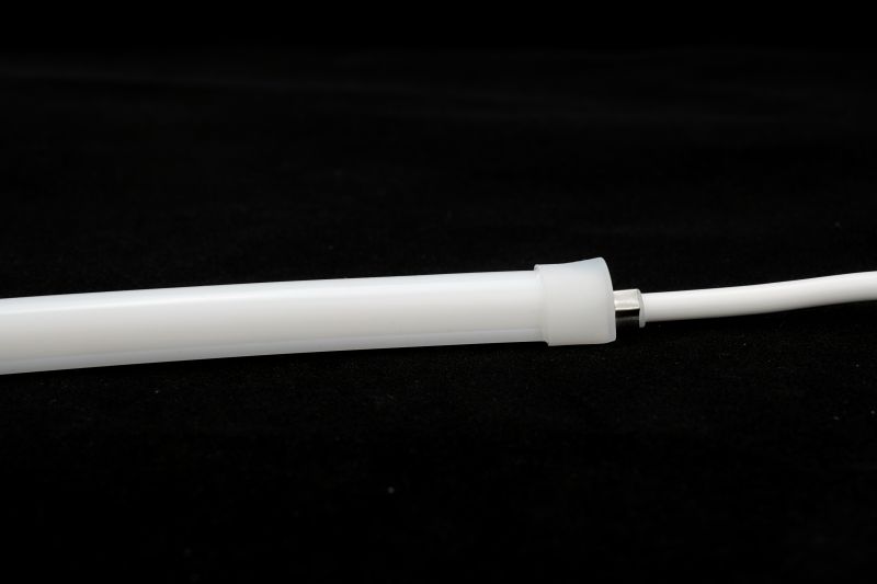LED Neon Tube 13x13mm mit Anschlusskabel und Einspeisung, Silikon Schlauch 24V IP67 Detail