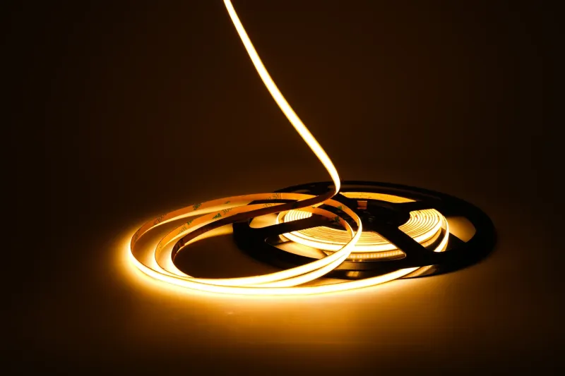 COB LED Streifen 5mm Art.-Nr. 22305 in Warmweiß 2700K mit homogener Lichtlinie auf Rolle