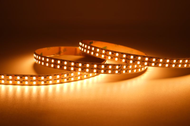 CCT LED Streifen 24V mit 480 LEDs/m, hoher CRI92 und Tunable-White-Funktion – flexibles LED Band für Wohn- und Akzentbeleuchtung