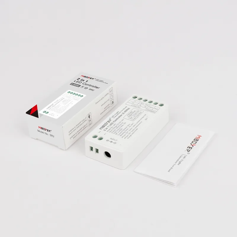 MiBoxer SR2 LED Controller – kompaktes Gehäuse 17x36x74,5 mm, Schrägansicht, 2-in-1 für einfarbige und CCT LED Streifen