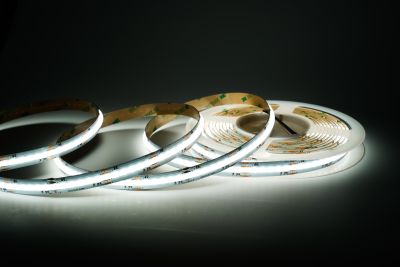 Nahaufnahme COB RGBCCT LED-Streifen 12 mm – hochdichte LED-Leiterbahn mit CRI über 90 für natürliche Farbwiedergabe