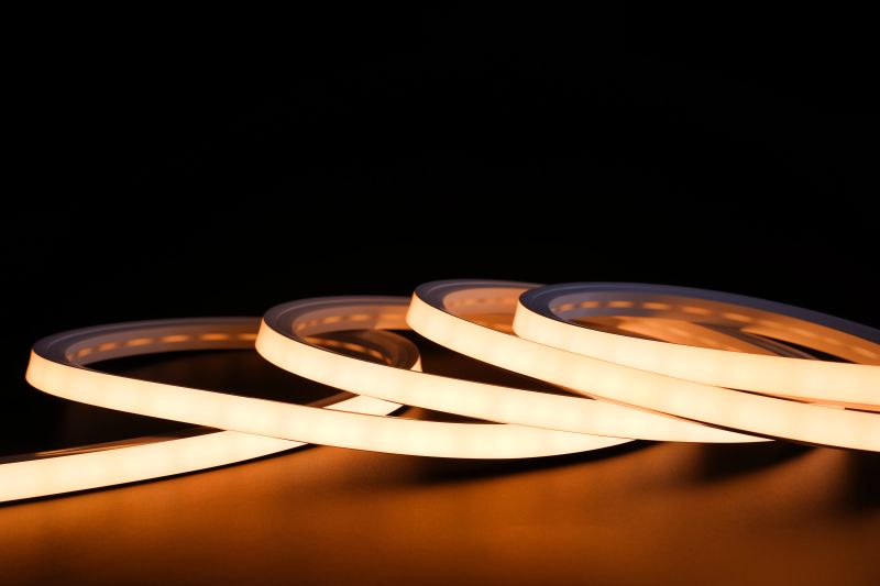 LED Neon Tube 20x20mm warmweiß 5m Rolle, gleichmäßige Lichtlinie 24V IP67