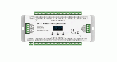 ES32 Treppenlicht Controller 32 Kanal mit PIR Sensor für LED Treppenbeleuchtung Frontansicht mit Anschlussklemmen