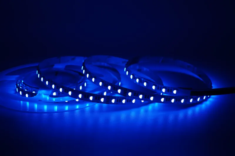 LED Streifen Set RGBW – SMD LED Streifen 24V, 60 LEDs/m, 4-in-1, 18 W/m, 953 lm/m, 5m, RGB + Warmweiß 3000K, CRI 80 – SS100 Netzteil, SZ5 Zigbee 3.0 Controller & C5 Fernbedienung Schwarz