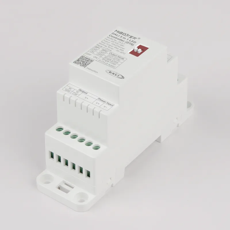 MiBoxer DL2-T DALI Controller in Seitenperspektive mit Schraubklemmen für Output und Power Input