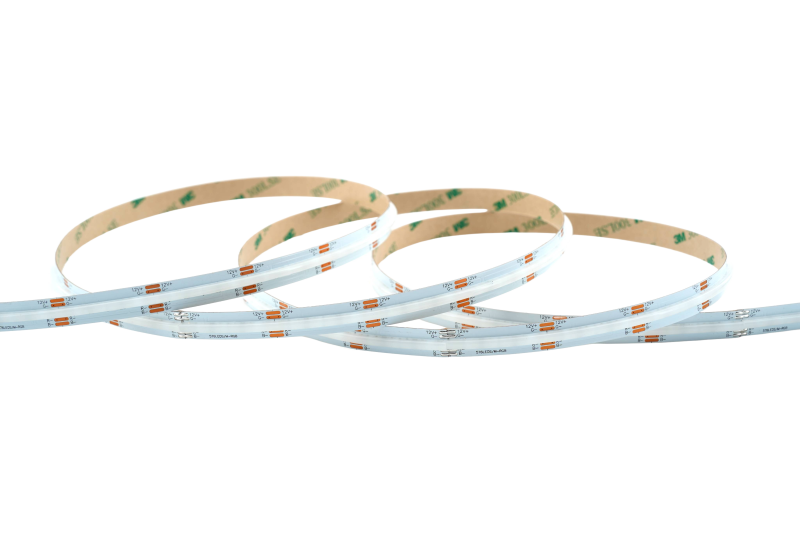 RGB LED Streifen 8 mm mit 576 LEDs/m, homogenes RGB Band mit breitem 180° Abstrahlwinkel, flexible Bauform für dekorative Innenbeleuchtung, Detailaufnahme der LEDs und PCB